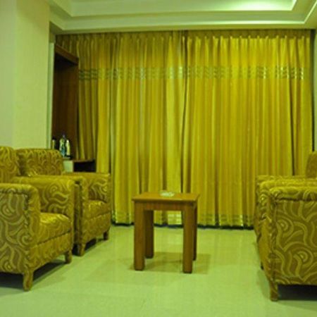 Hotel The Vijay Park - Airport à Chennai Extérieur photo