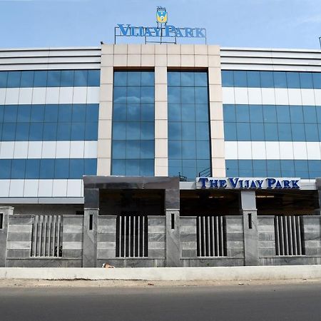 Hotel The Vijay Park - Airport à Chennai Extérieur photo