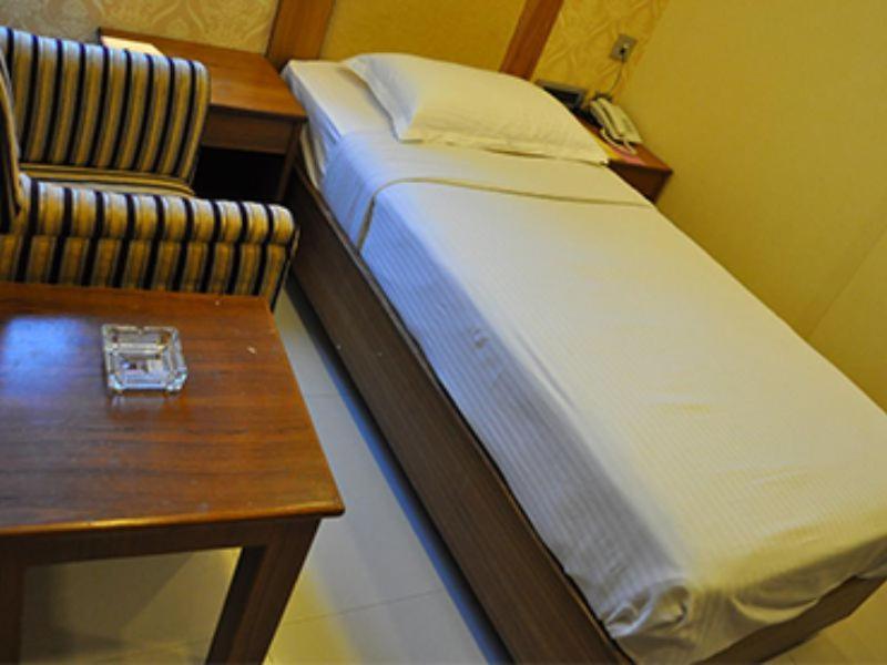 Hotel The Vijay Park - Airport à Chennai Extérieur photo