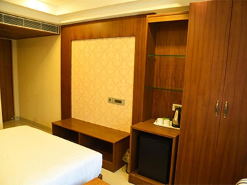 Hotel The Vijay Park - Airport à Chennai Extérieur photo