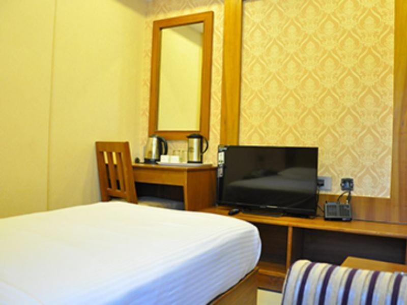 Hotel The Vijay Park - Airport à Chennai Extérieur photo