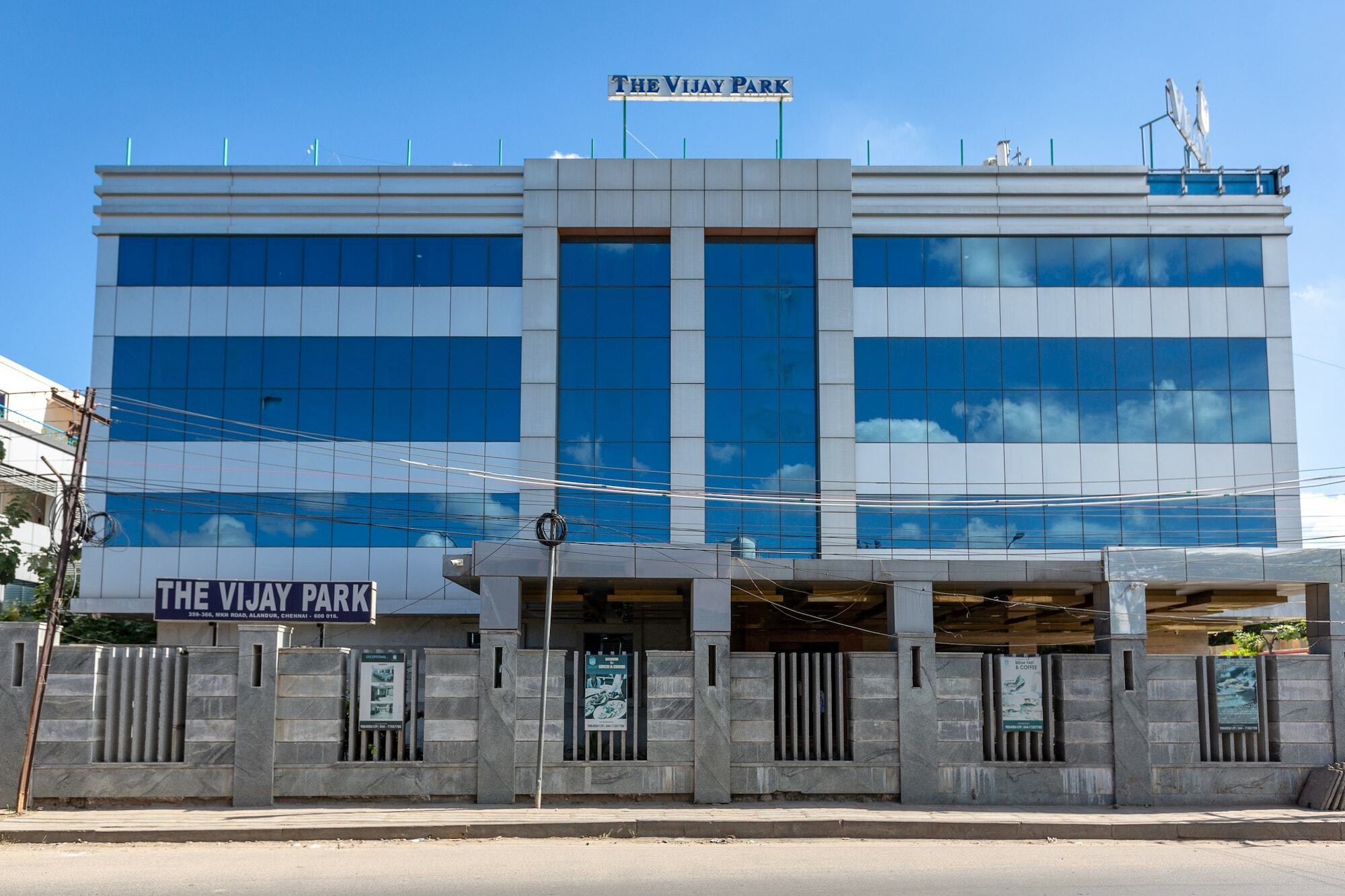 Hotel The Vijay Park - Airport à Chennai Extérieur photo